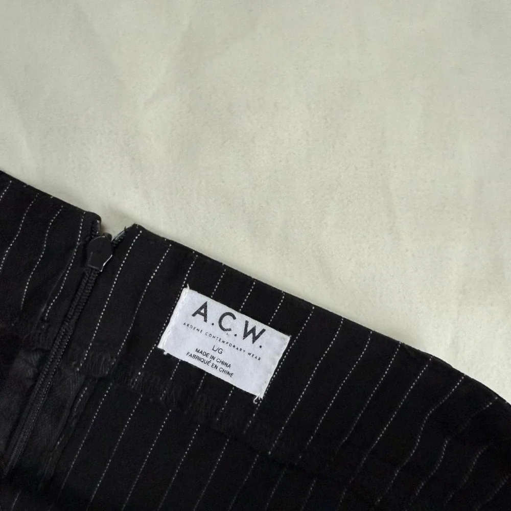 Y2K acw black pinstripe mini skirt size large - Picture 5 of 5
